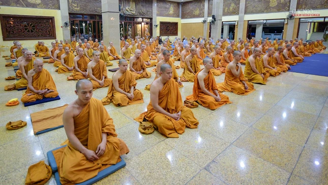 Các hành giả tham dự khóa tu