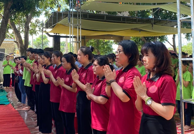 Các khóa sinh phát nguyện tu học nghiêm túc trong thời gian diễn ra khóa tu