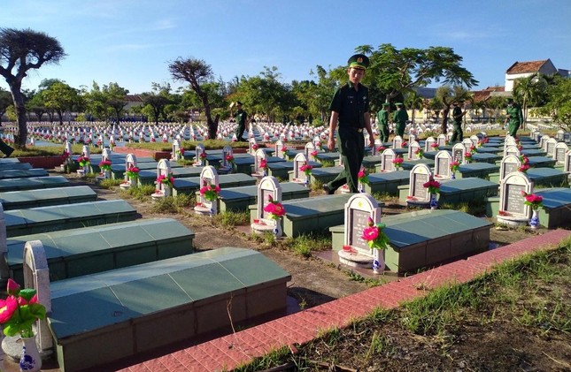 Nghĩa trang Liệt sĩ Đông Tác có trên 6.000 ngôi mộ liệt sĩ