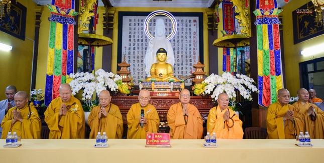 Chư tôn đức niệm Phật cầu gia hộ Chư tôn đức niệm Phật cầu gia hộ