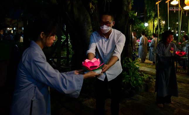 Truyền trao yêu thương Truyền trao yêu thương