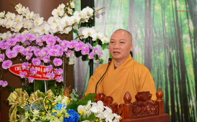 Thượng tọa Thích Chiếu Tuệ, Phó Trưởng ban Hoằng pháp Trung ương đóng góp ý kiến