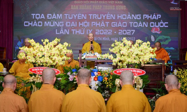 Lễ khánh tuế đến chư tôn đức sau ba tháng An cư kiết hạ