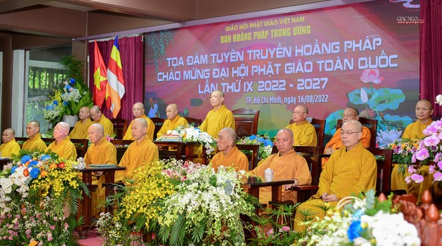 Chư tôn đức tham dự