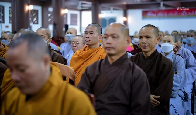 Chư Tăng Ni tham dự