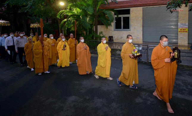 Cung nghinh chư tôn đức