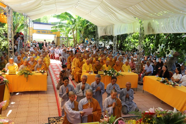 Phát biểu nhận nhiệm vụ của sư cô tân trụ trì