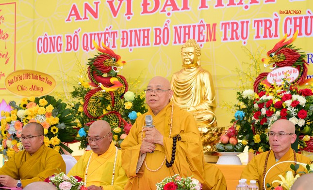 Hòa thượng Thích Quảng Xả ban đạo từ