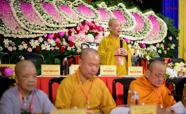 Hòa thượng Thích Bảo Nghiêm ban đạo từ Hòa thượng Thích Bảo Nghiêm ban đạo từ