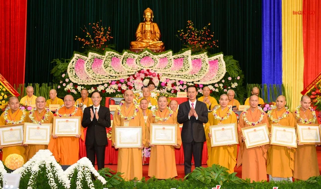 UBND tỉnh tặng Bằng khen UBND tỉnh tặng Bằng khen