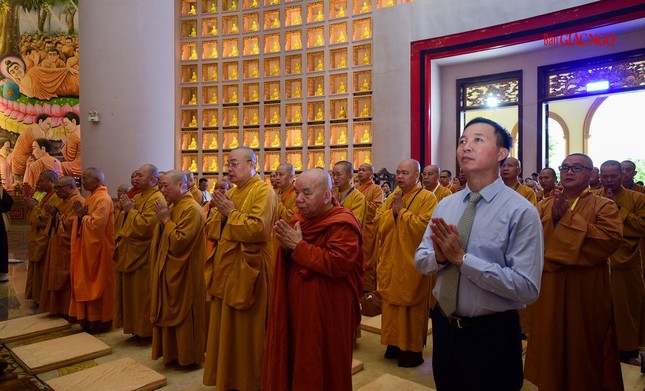 Chư tôn đức niệm Phật