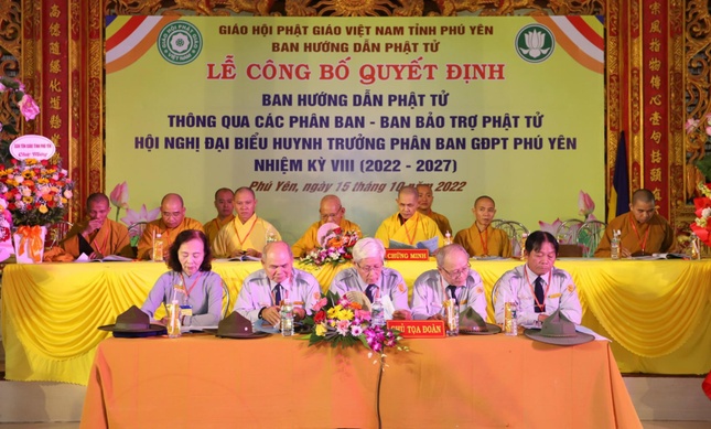 Chư tôn đức chứng minh