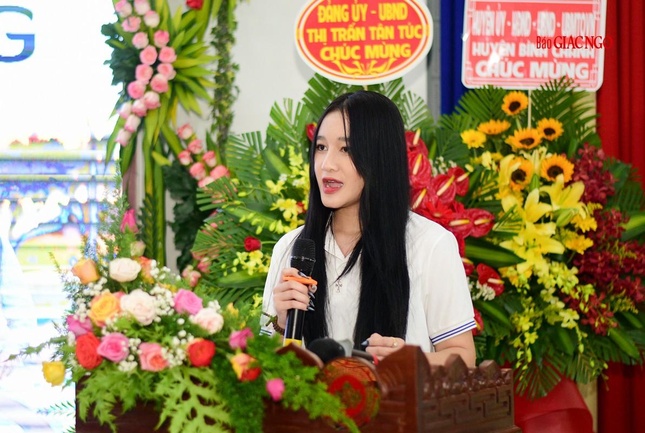 Bạn Trần Thị Mai Phương phát biểu