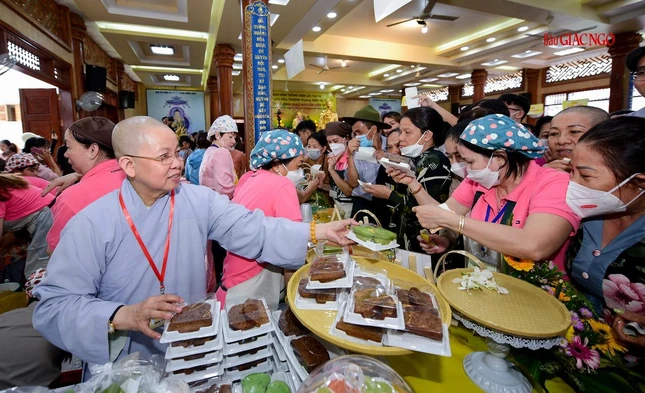Toàn bộ số tiền thu được từ việc bán vé sẽ được sử dụng để hỗ trợ các hoạt động từ thiện xã hội