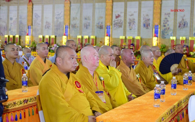 Chư Tăng tham dự