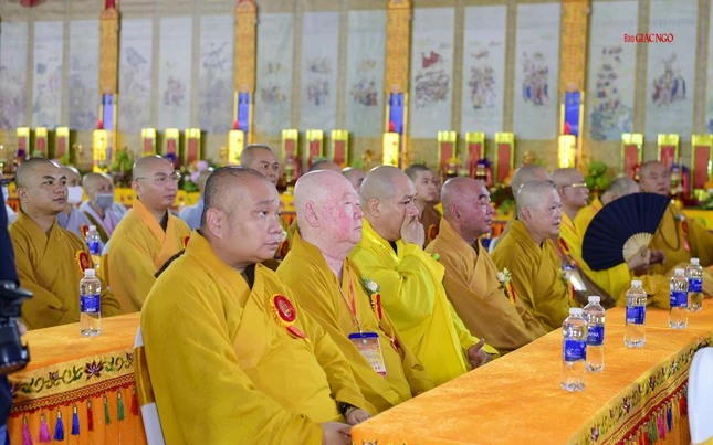 Chư Tăng tham dự