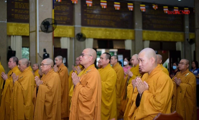 Chư Tăng tham dự