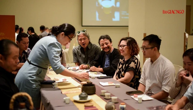 Trà là trung gian để mọi người có thể kết nối với nhau một cách tự nhiên nhất