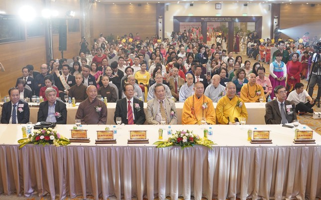 Đông đảo người dân 2 nước Việt Nam, Hàn Quốc tham dự