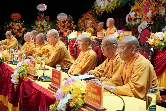 Chư tôn đức tham dự