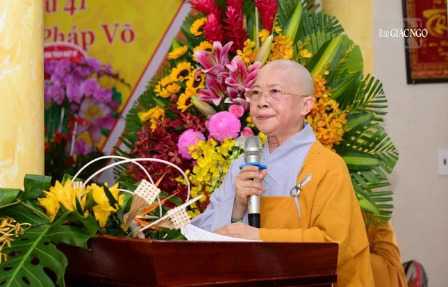 Ni trưởng Thích nữ Như Thảo phát biểu khai mạc Ni trưởng Thích nữ Như Thảo phát biểu khai mạc