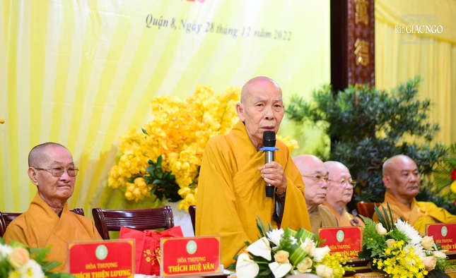 Hòa thượng Thích Thiện Đức ban đạo từ Hòa thượng Thích Thiện Đức ban đạo từ