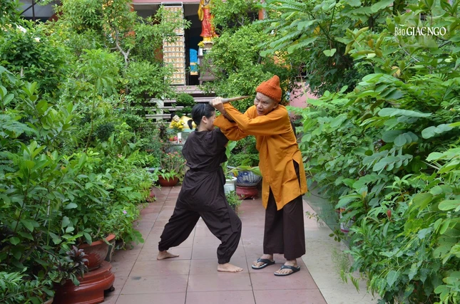 Nhờ học võ mà tôi cũng có duyên lành tiếp độ rất nhiều dân giang hồ trở thành học trò của mình, giúp họ hiểu được tinh thần nghĩa hiệp cũng như đạo lý nhân quả trong mỗi hành động, lời nói của mình, tránh làm tổn hại đến mọi người xung quanh