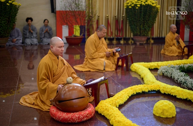 Chư tôn đức Ban Nghi lễ trì tụng kinh Dược Sư