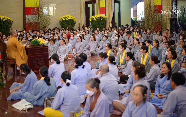 Niềm an vui trong ngày Pháp hội Dược Sư đầu năm