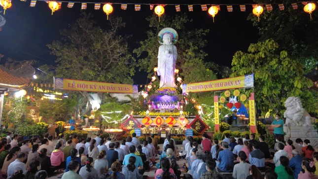 Lễ cầu an đầu năm tại chùa Pháp Võ (H.Nhà Bè, TP.HCM)