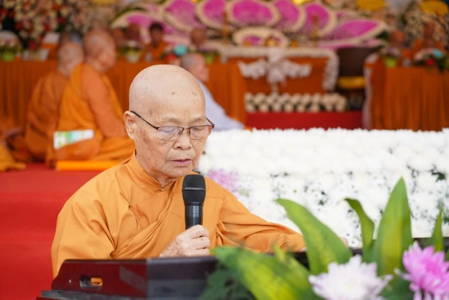 Ni trưởng Cảnh Liên tóm tắt quá trình hình thành, tu học của Ni giới Giáo đoàn III