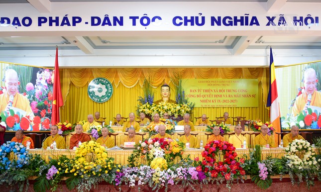 Chư tôn đức chứng minh buổi lễ