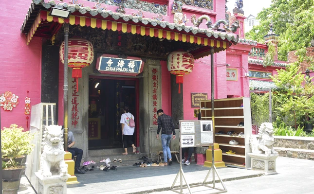 Ban đầu chùa có tên là Ngọc Hoàng, sau đó Hòa thượng Thích Vĩnh Khương đổi tên thành chùa Phước Hải (1984)