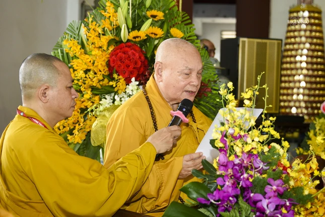 Hòa thượng Thích Thiện Nhơn dâng lời tưởng niệm