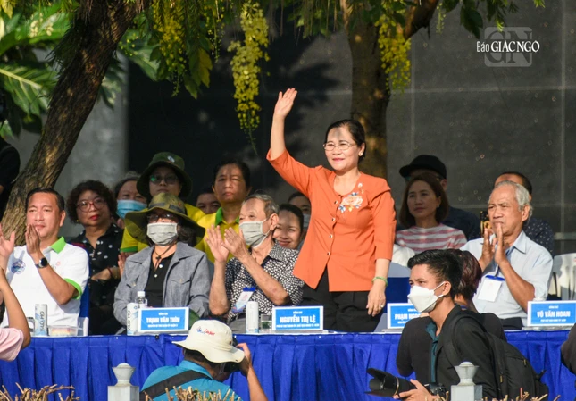 Bà Nguyễn Thị Lệ, Phó Bí thư Thành ủy, Chủ tịch HĐND TP.HCM tham dự. Chương trình do Quận ủy, UBND, UBMTTQVN Q.3 tổ chức vào sáng 23-4, cùng với sự phối hợp của chùa Candaransi và Công ty cổ phần Thư viện số