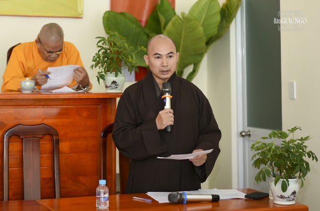 Thượng tọa Thích Tâm Toàn phổ biến kế hoạch tổ chức Đại lễ Phật đản và An cư kiết hạ Phật lịch 2567 của Ban Trị sự Phật giáo Q.7 đến các thành viên