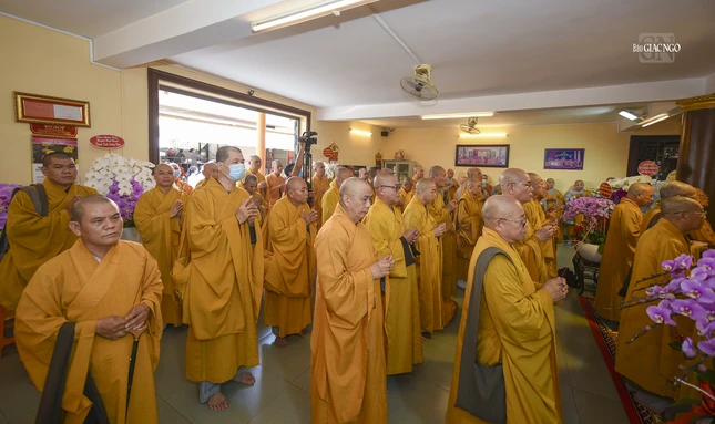 Chư Tăng Ni, Phật tử tham dự lễ tưởng niệm