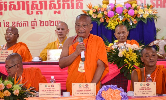 Hòa thượng Danh Lung phát biểu đề dẫn