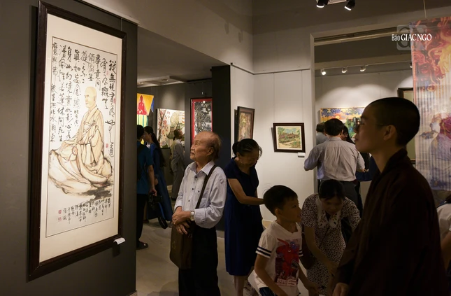 Bức tranh "Vạn Sự Quy Như" của họa sĩ Trương Lộ với hình ảnh Bồ-tát Thích Quảng Đức và bài thơ bằng chữ Hán "Vạn Sự Quy Như" của Tuệ Trung Thượng Sĩ