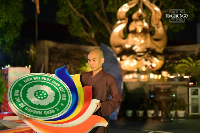 Công viên tượng đài Bồ-tát Thích Quảng Đức cũng được trang trí để chuẩn bị cho sự kiện sắp tới