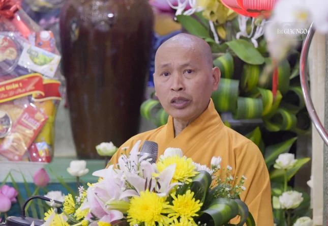 Thượng tọa Thích Minh Quang phát biểu khai mạc