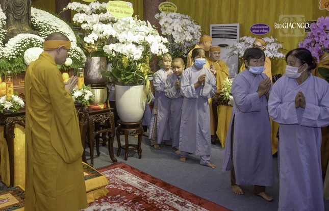 Môn đồ pháp quyến tri ân sự quan tâm của Tăng Ni, Phật tử dành đến bậc ân sư của mình Môn đồ pháp quyến tri ân sự quan tâm của Tăng Ni, Phật tử dành đến bậc ân sư của mình