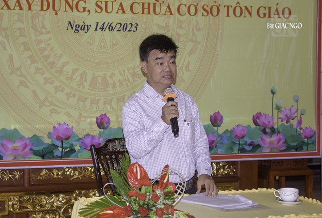 Ông Nguyễn Văn Lượng chia sẻ các kiến thức pháp luật Nhà nước về thi hành Luật Tín ngưỡng, tôn giáo