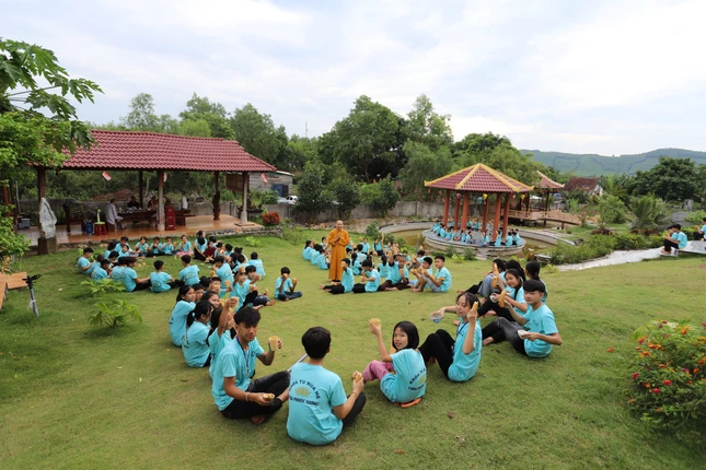 Giờ vui chơi của các em thiếu nhi