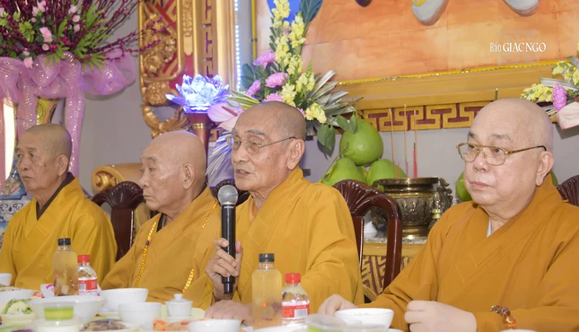 Hòa thượng Thích Trí Minh ban đạo từ chứng minh