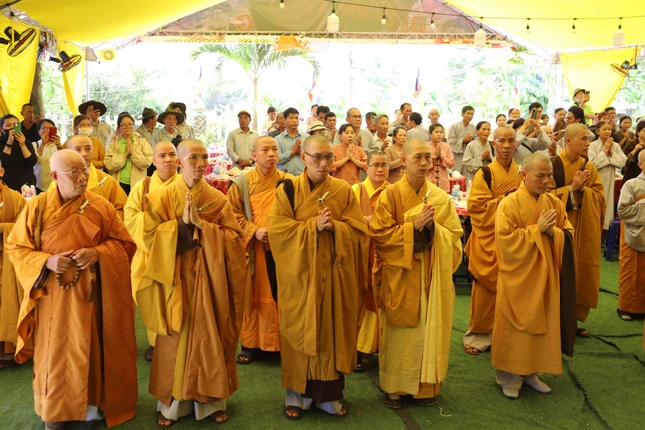 Tăng Ni, Phật tử trên địa bàn về tham dự