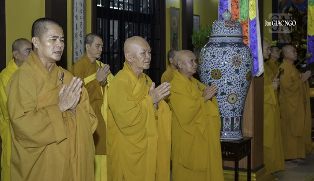 Thời khóa này đều được chư Tăng thực hiện một cách nghiêm túc và tự giác