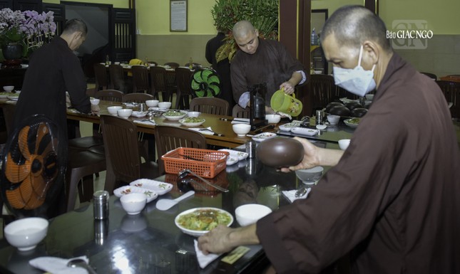 Việc này không chỉ về mặt thẩm mỹ mà còn thể hiện sự chú tâm, định tâm của người làm