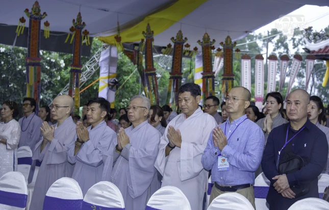 Đồng bào, Phật tử tham dự