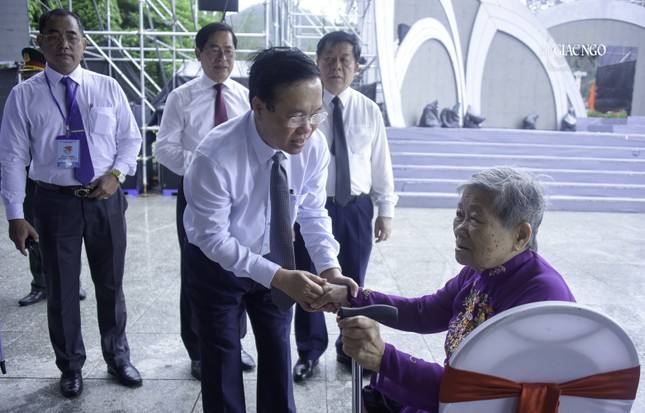 Chủ tịch nước Võ Văn Thưởng thăm nữ cựu tù Côn Đảo Nguyễn Thị Ni